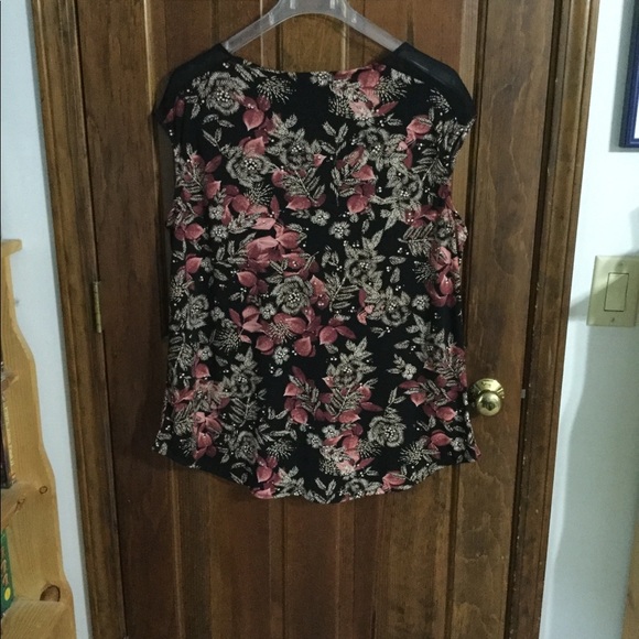 Sleeveless blouse, NWT, black & brown tones - Picture 4 of 5